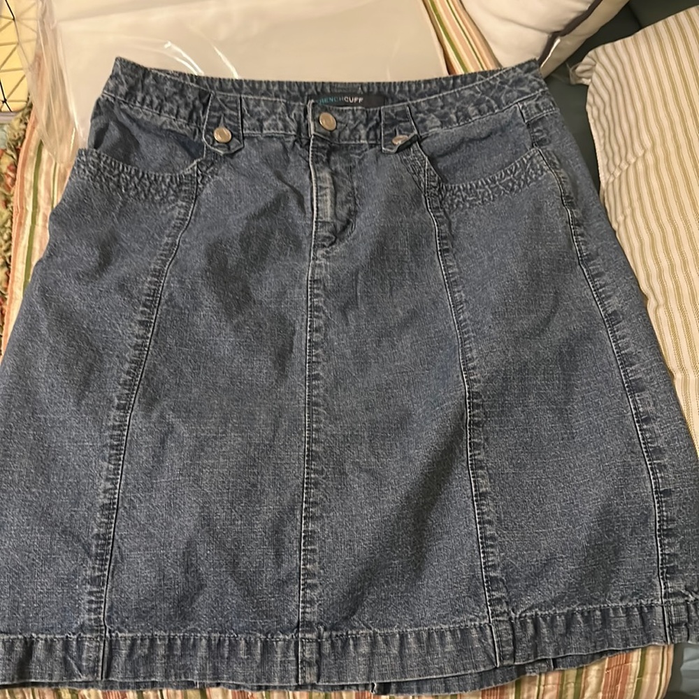 💖French Cuff denim Jean skirt with 4 pockets and slit in back.